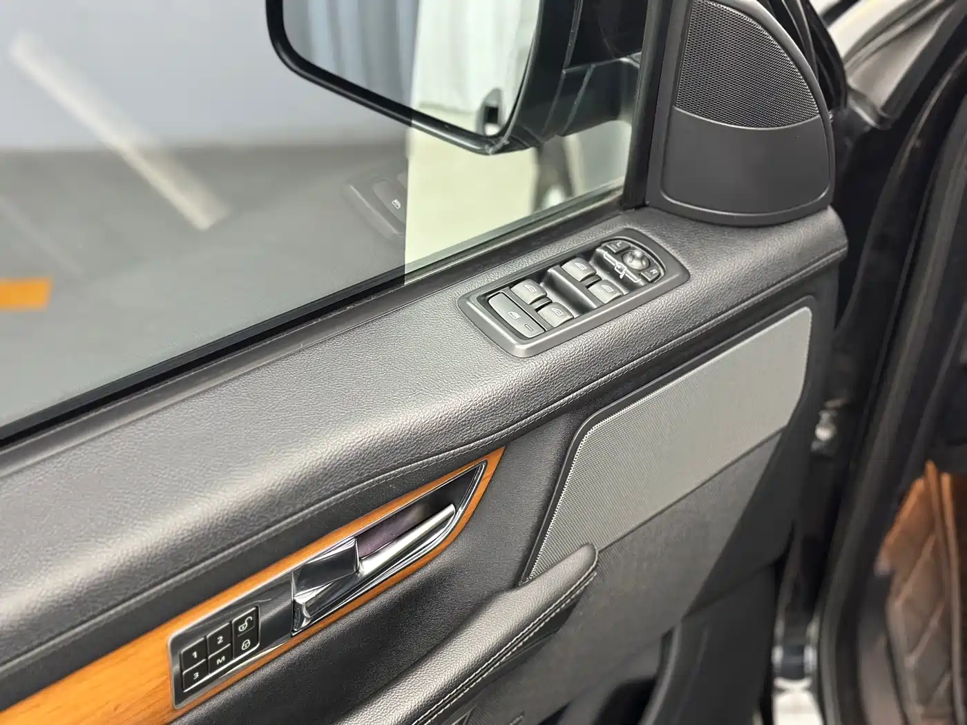 Land Rover Range Rover Sport 2013 5.0 NA V8 HSE фото 20