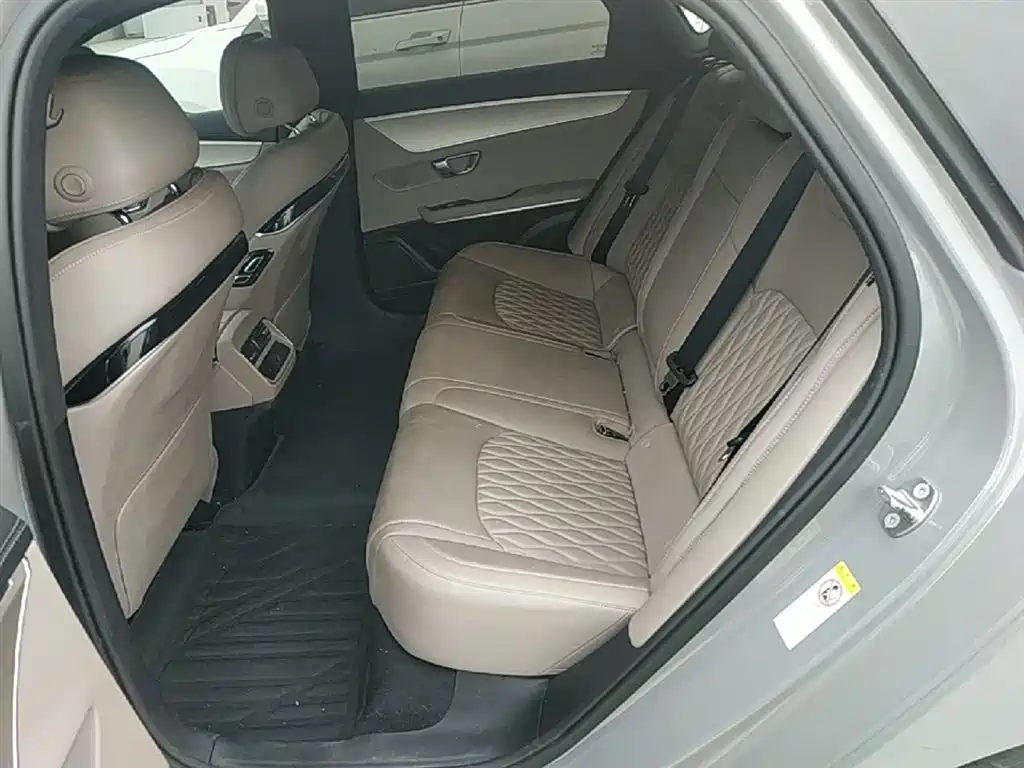 BYD Han 2025 DM-i 125KM Elite фото 17