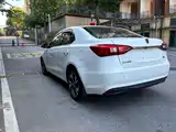 Фото 9 - Roewe 360