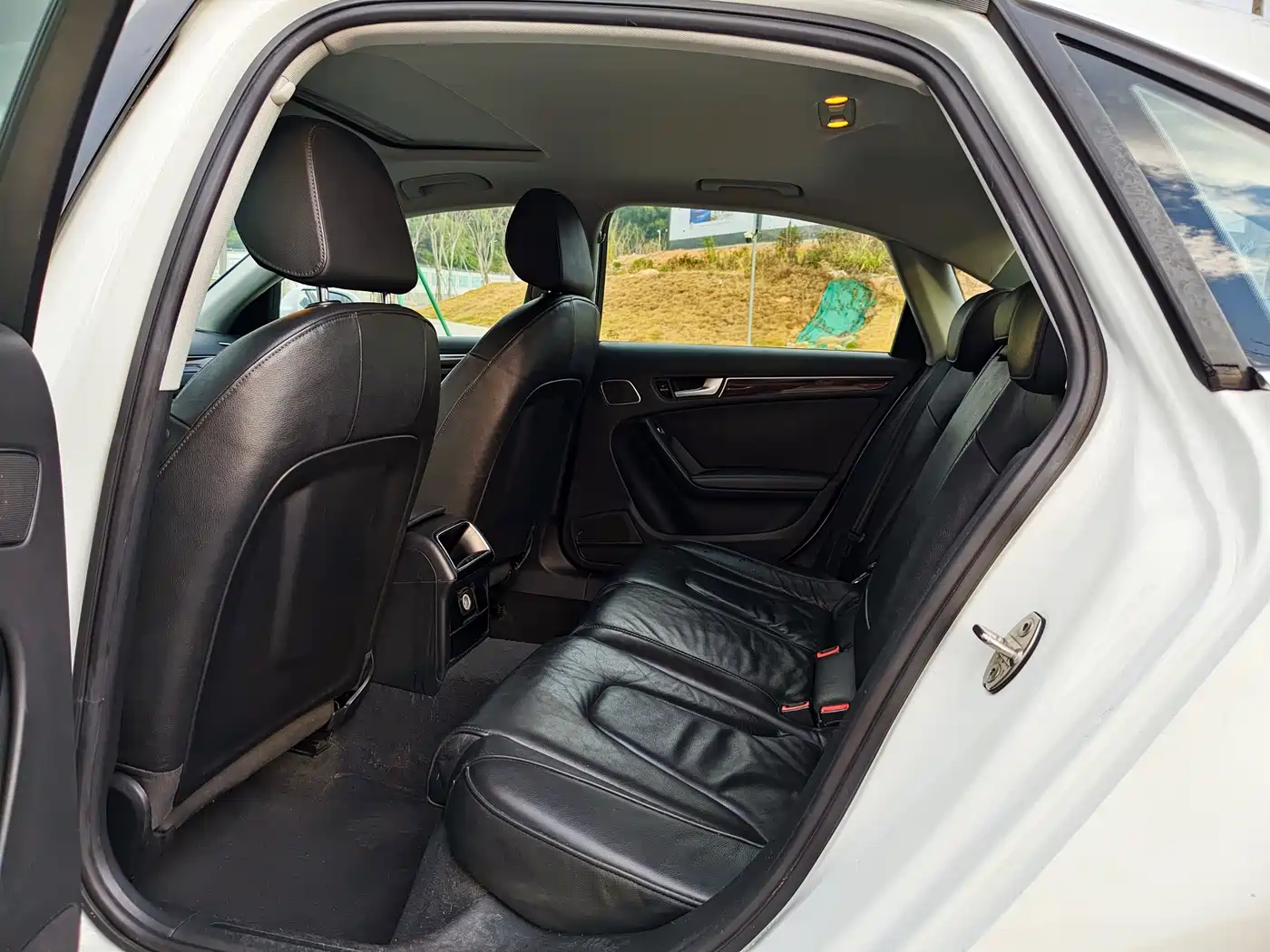 Audi A4L 2013 35 TFSI Automatic Comfort фото 6