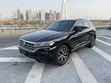 Фото 1 - Volkswagen Touareg