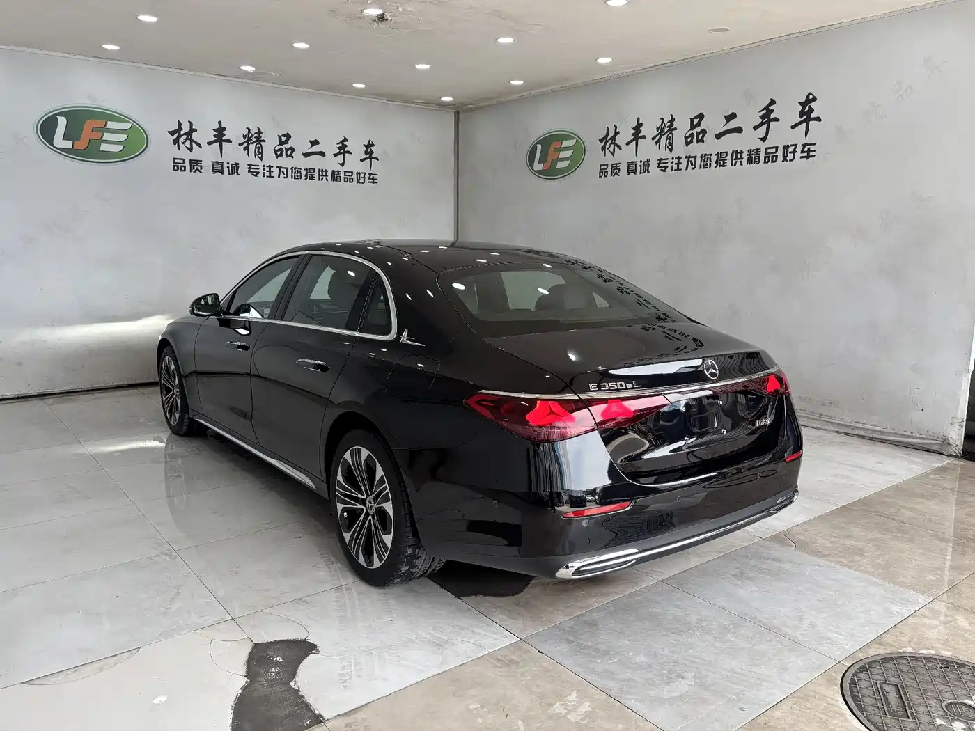 Mercedes-Benz E-Class New Energy 2024 E 350 e L Plug-in Hybrid Sedan фото 6