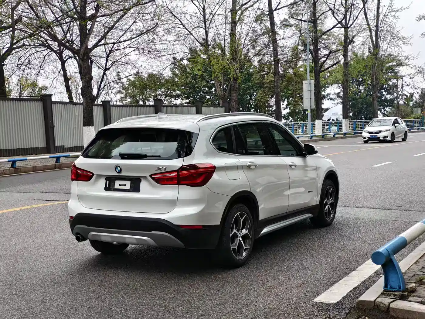 BMW X1 2018 sDrive18Li Premium Model фото 9
