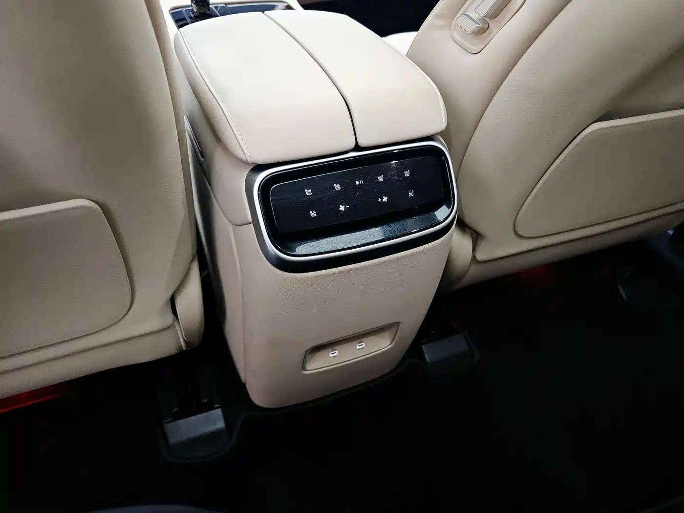 AITO Wenjie AITO M7 2022 1.5T AWD Luxury Edition фото 16