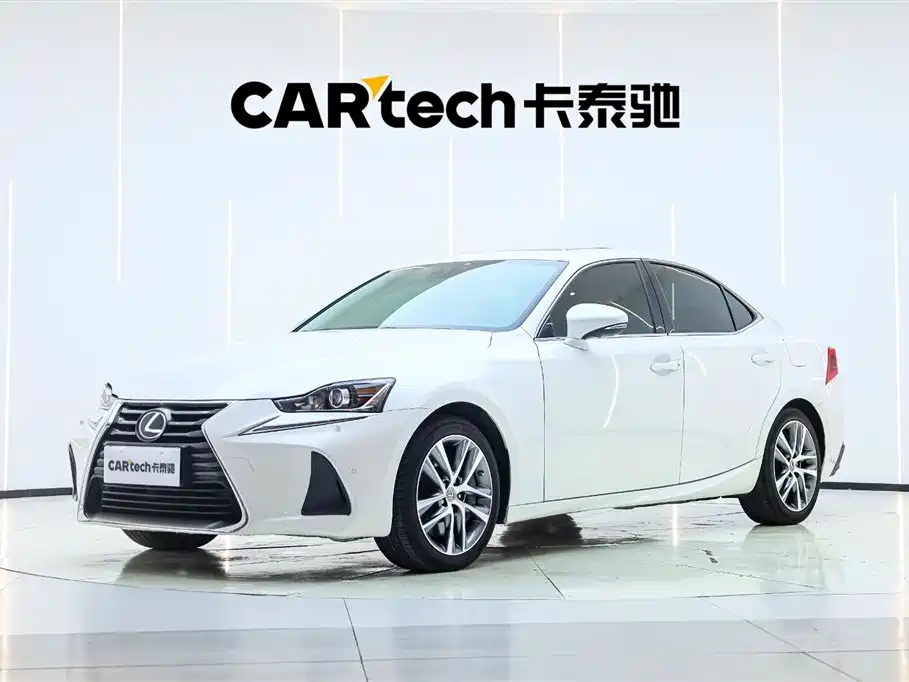 Lexus IS 2017 300 Fashion Edition