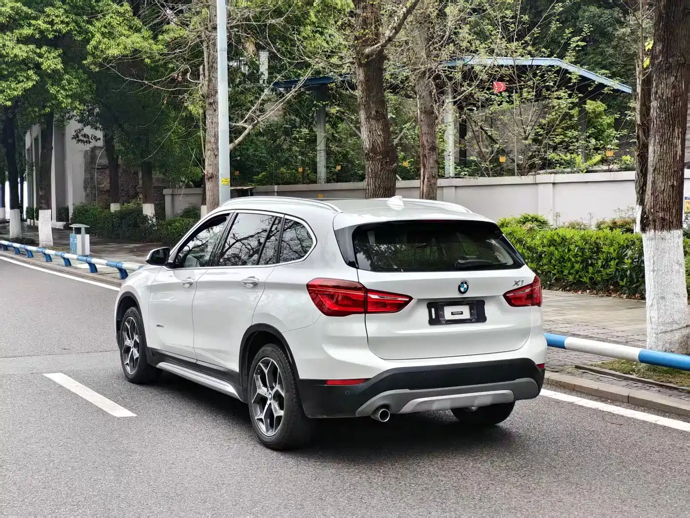 BMW X1 2018 sDrive18Li Premium Model фото 7