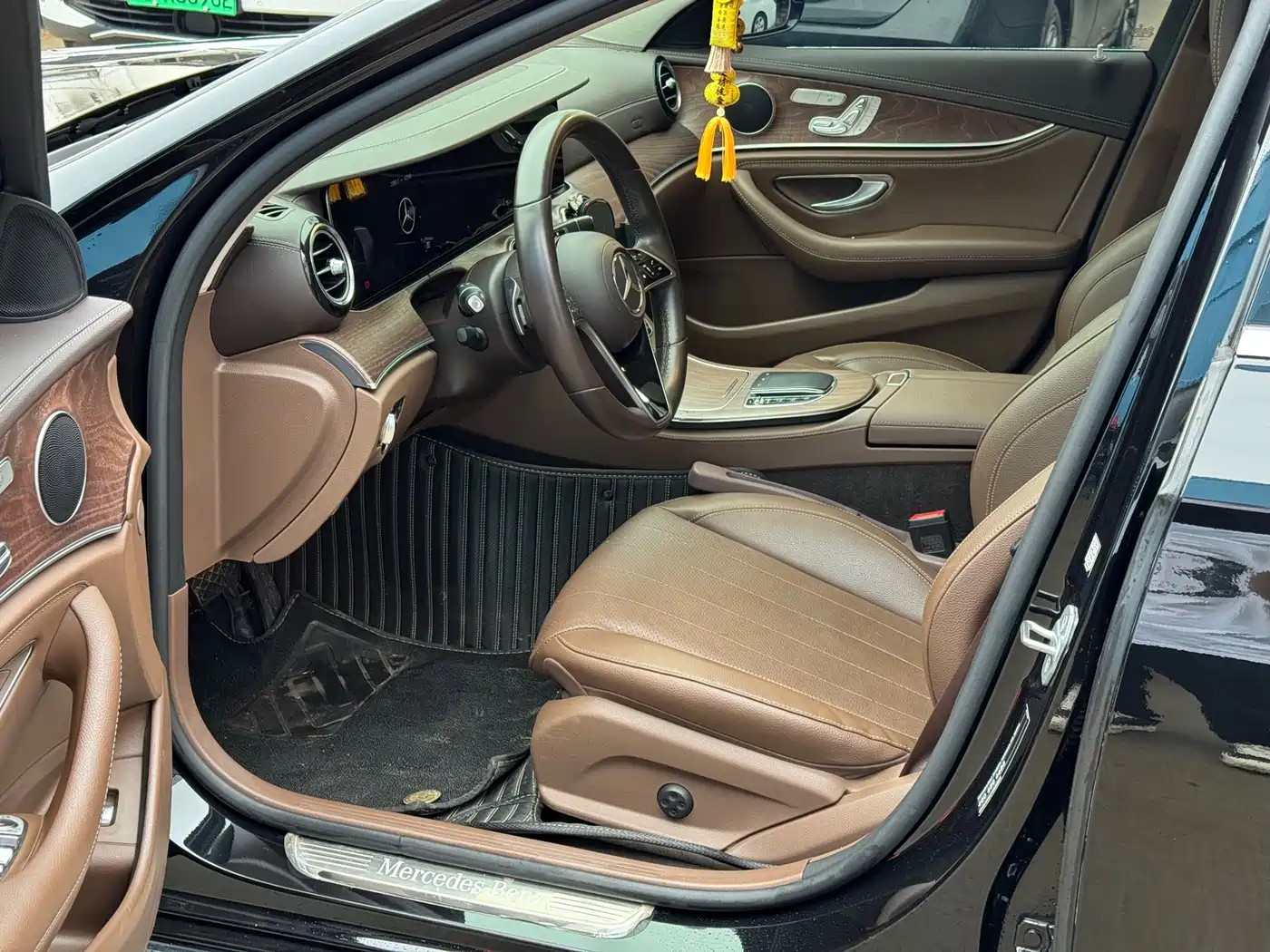Mercedes-Benz E-Class 2023 E 300 L Fashion фото 7