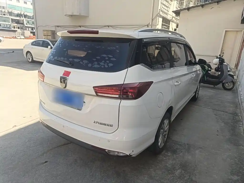 Фото 7 - Baojun 360
