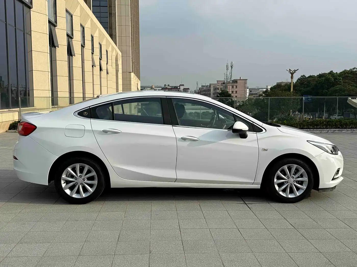 Chevrolet Cruze 2017 2017 1.5L Automatic Pioneer Sunroof