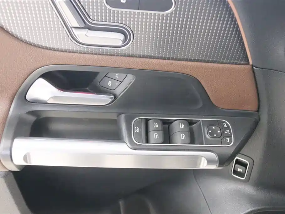 Mercedes-Benz GLB 2020 Facelift GLB 200 Style фото 13