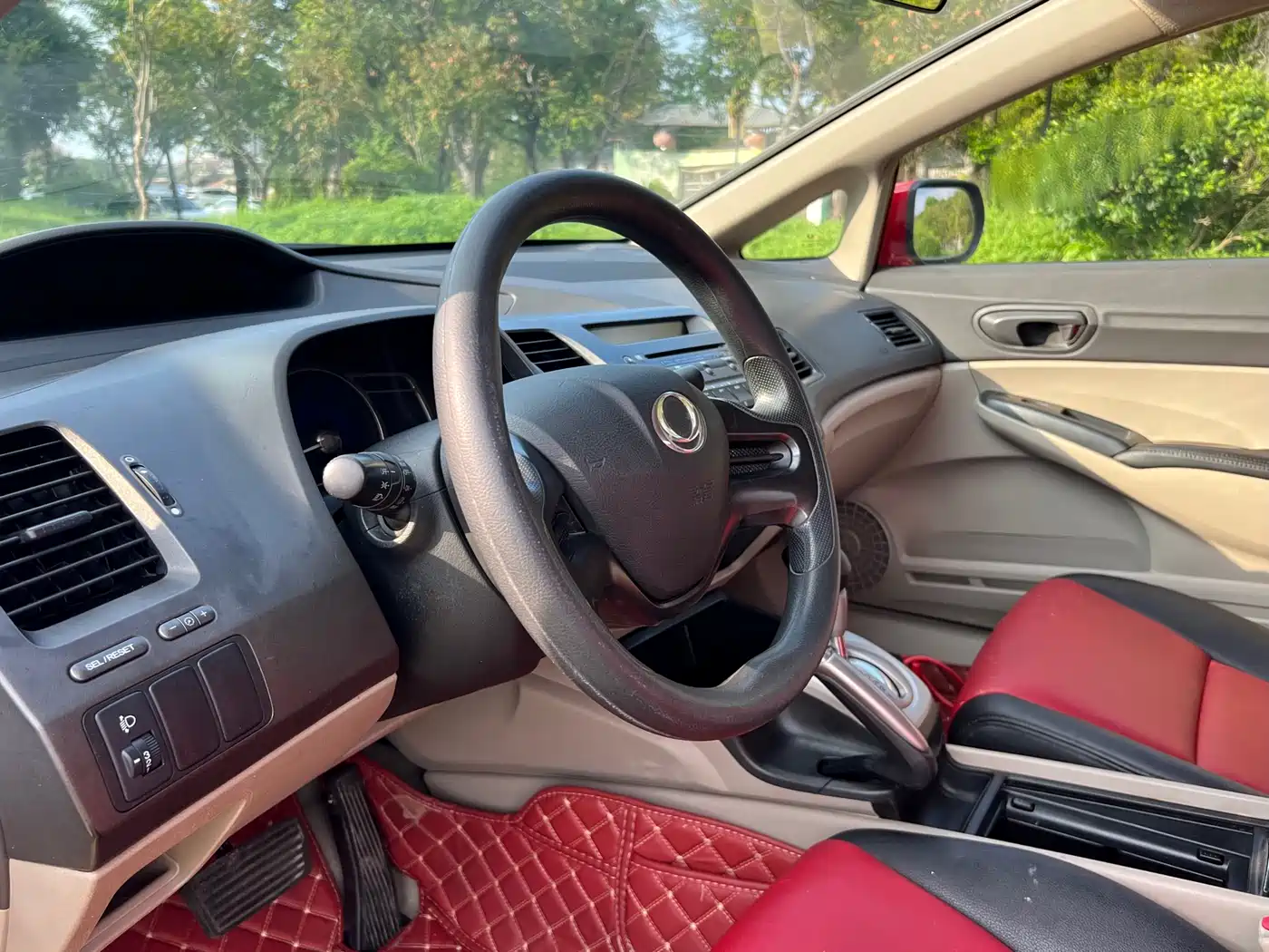 CIIMO CIIMO 2013 2012 1.8L Automatic