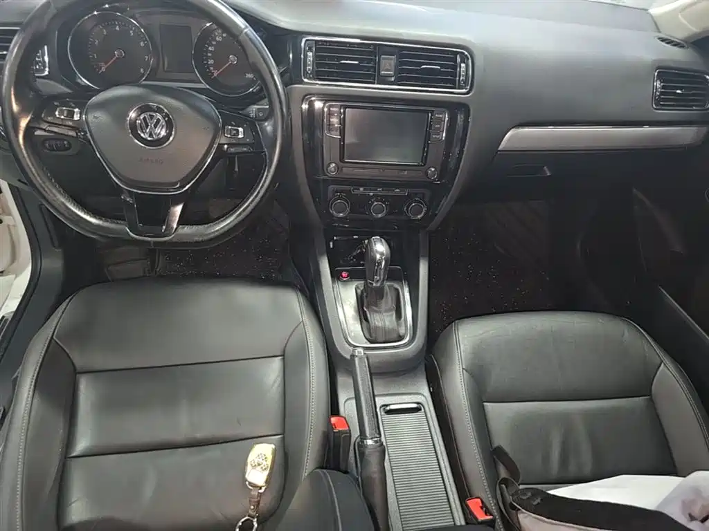 Volkswagen Sagitar 2018 1.6L Automatic Comfort фото 10