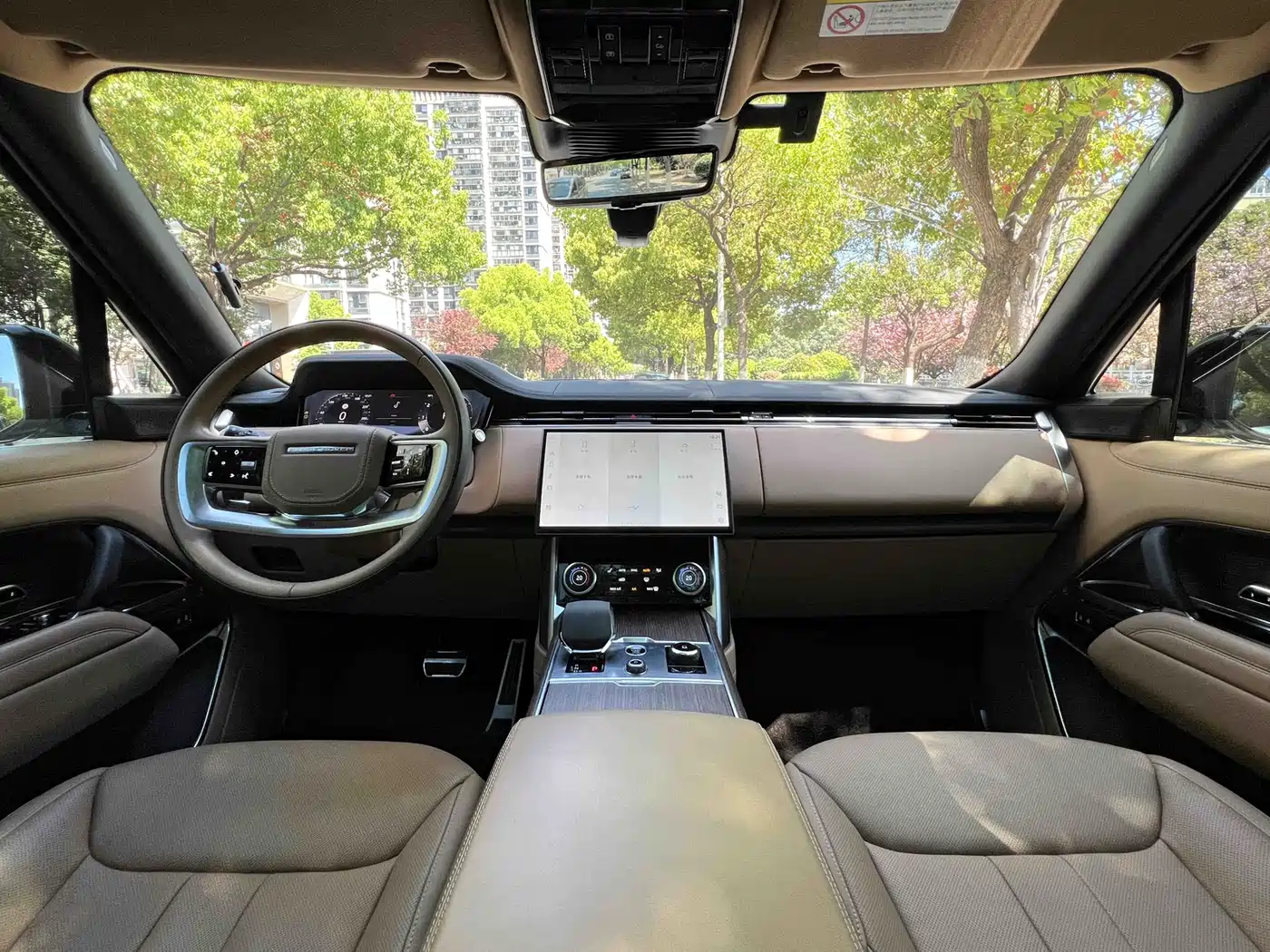 Land Rover Range Rover 2024 3.0 L6 400PS Genesis Extended фото 8