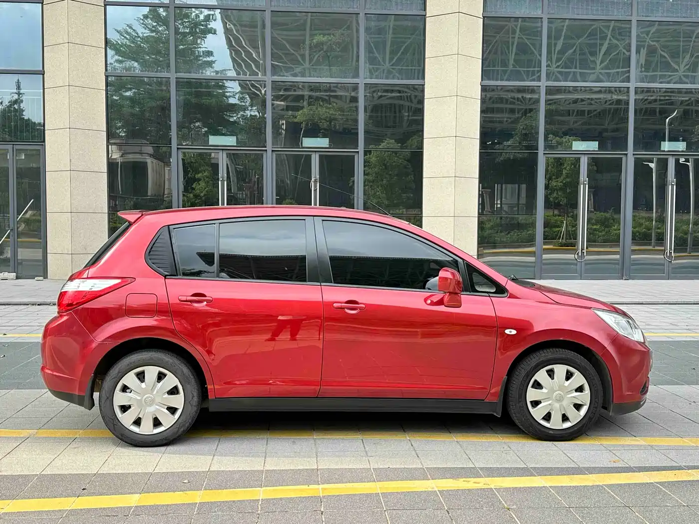 Venucia R50 2017 2016 Model 1.6L Automatic Elite Edition