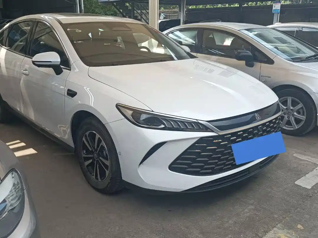 BYD Qin PLUS 2025 DM-i Smart Drive Edition 120KM Surpassing Type фото 3