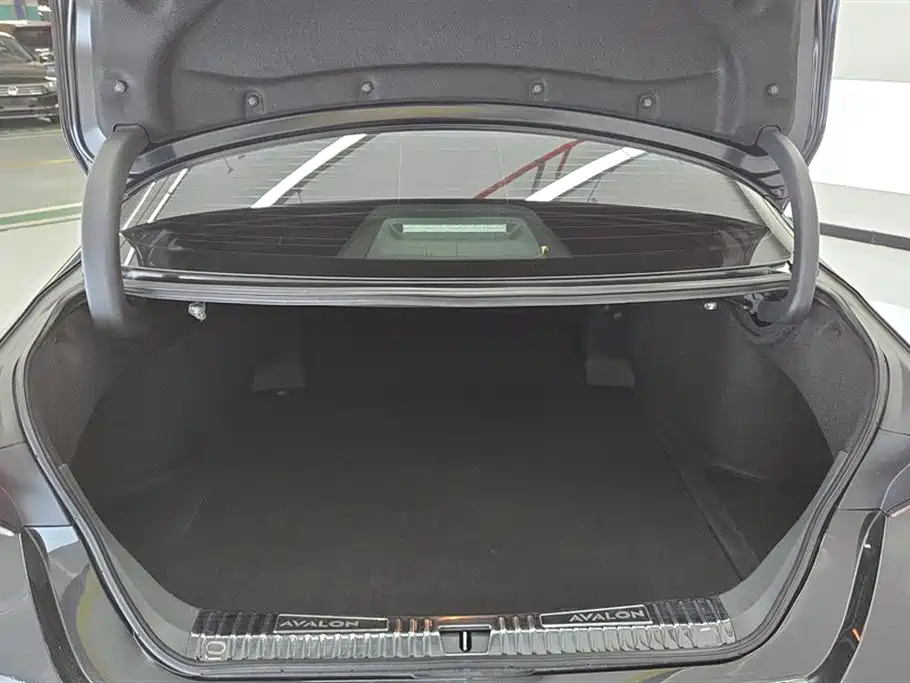 Toyota Avalon 2023 Hybrid 2.5L Luxury Edition фото 4