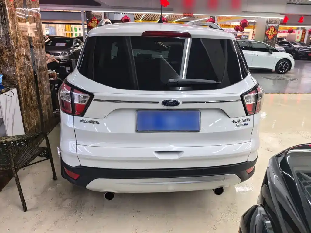 Фото 15 - Ford Kuga