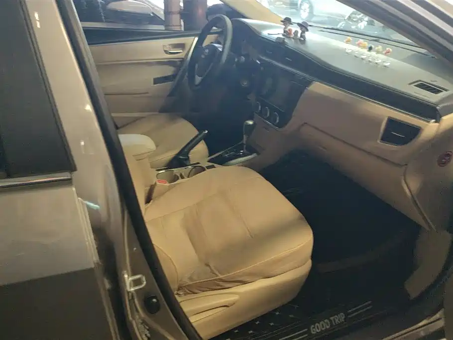 Toyota Corolla 2014 1.6L CVT GL фото 8