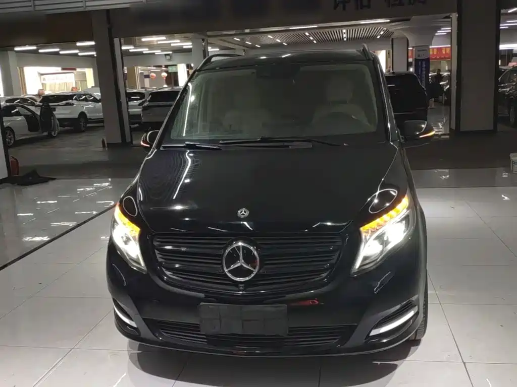 Фото 3 - Mercedes-Benz V-Class