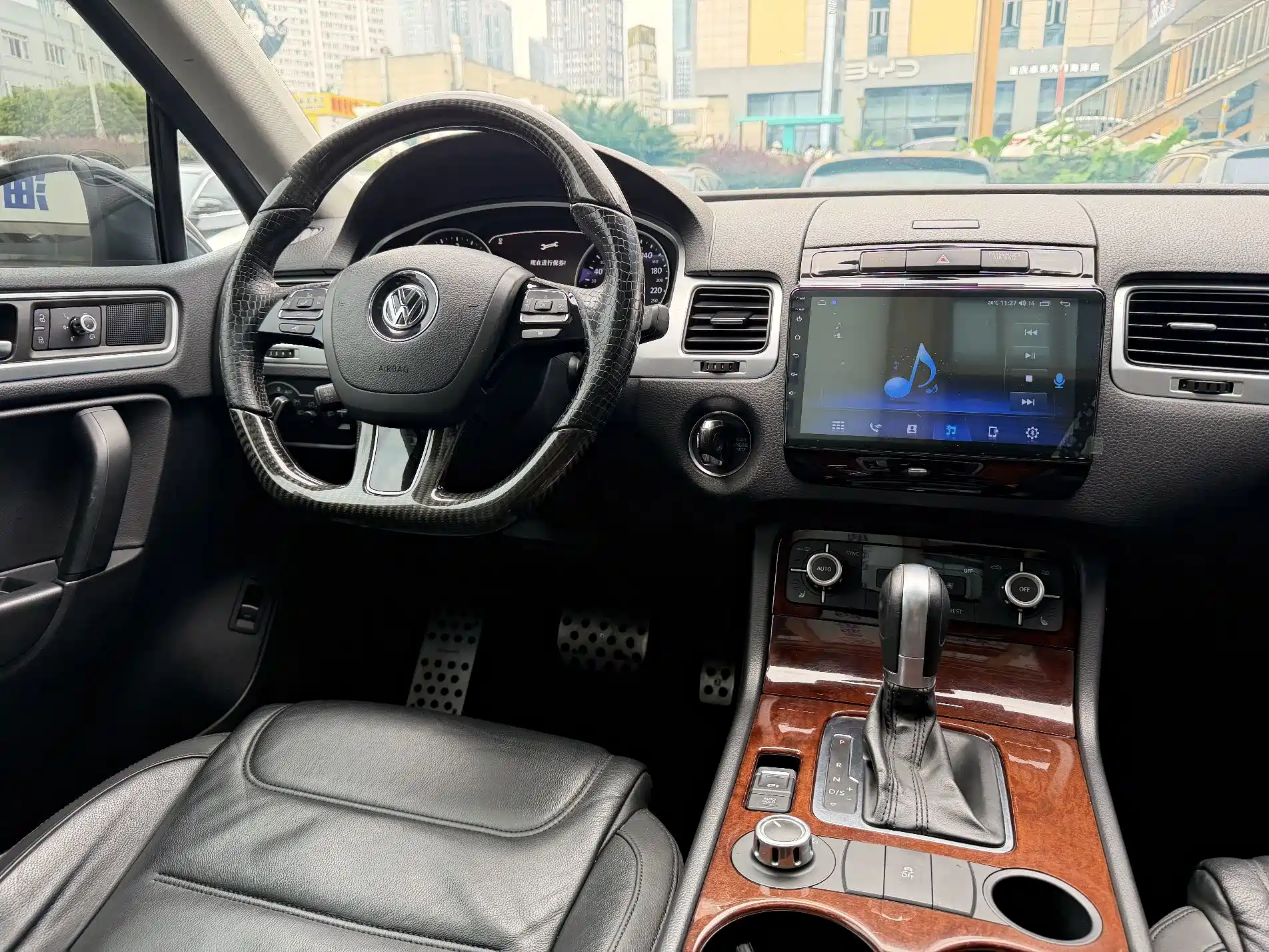 Фото 13 - Volkswagen Touareg
