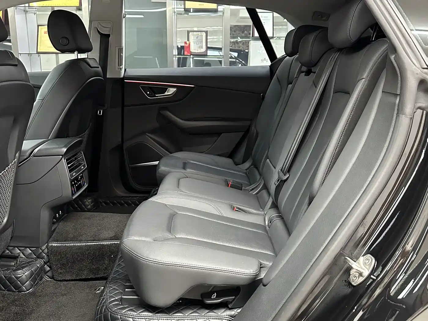 Audi Q8 2022 55 TFSI Luxury Dynamic фото 10