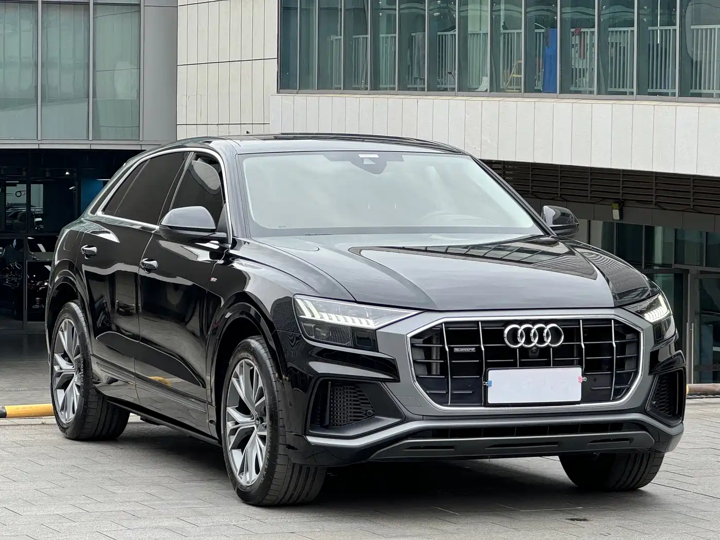 Audi Q8 2022 55 TFSI Luxury Dynamic фото 2