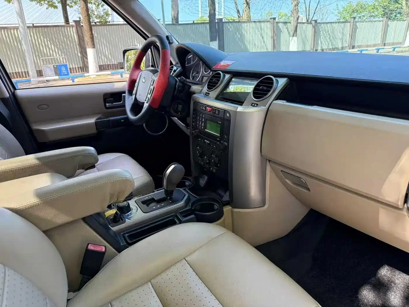 Land Rover Discovery 2009 Model 2.7 TDV6-S фото 4