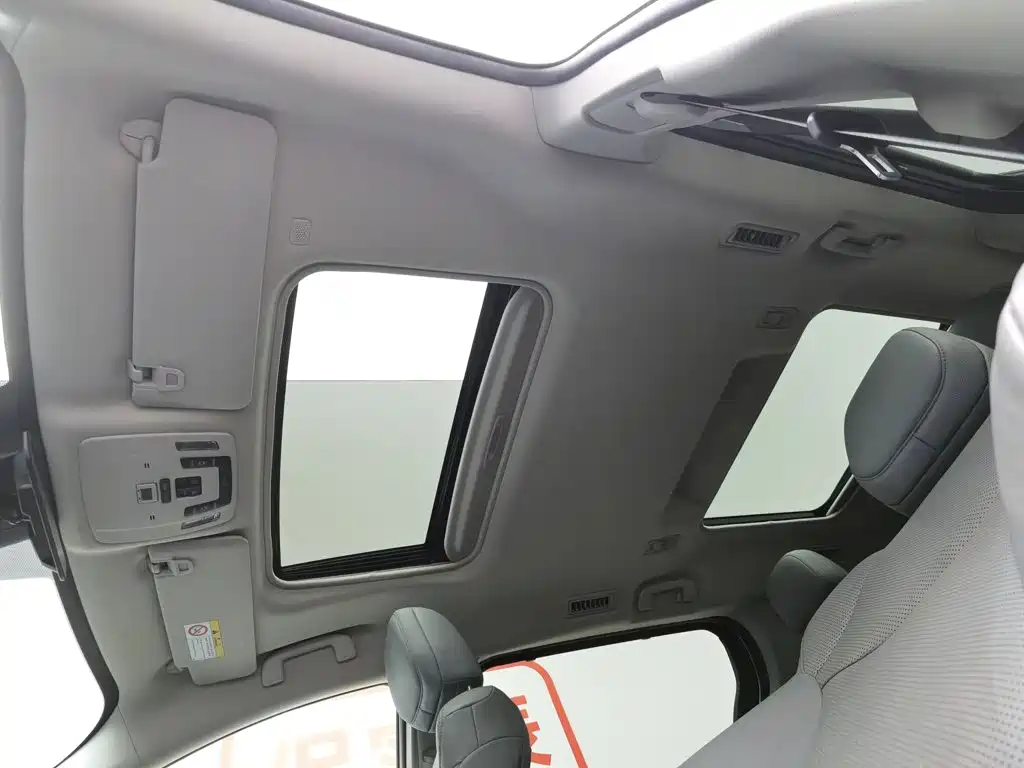 Toyota Granvia 2024 2023 2.5L Hybrid Prestige PLUS Edition