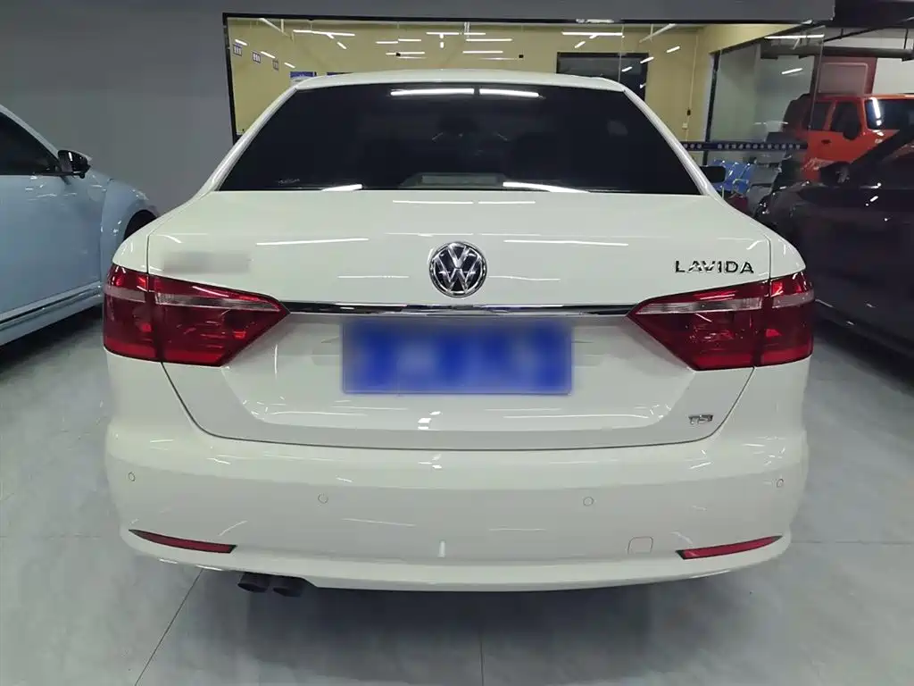 Volkswagen Lavida 2013 Facelift 1.4TSI DSG Comfort фото 10