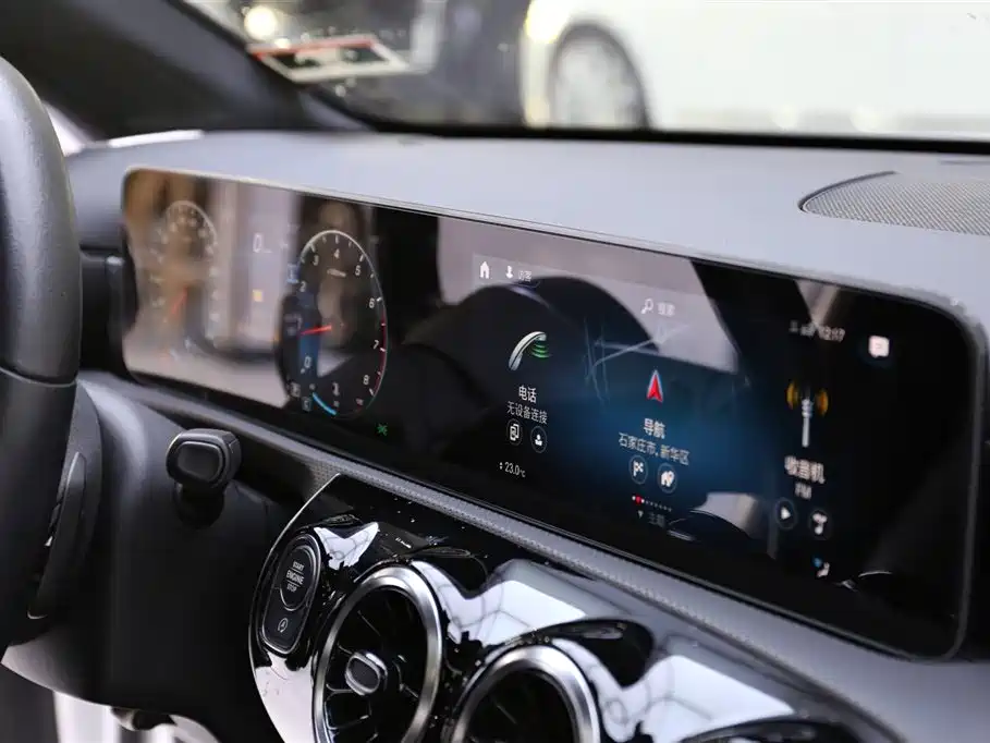 Mercedes-Benz A-Class (Import) 2019 A 200 Fashion Version фото 13