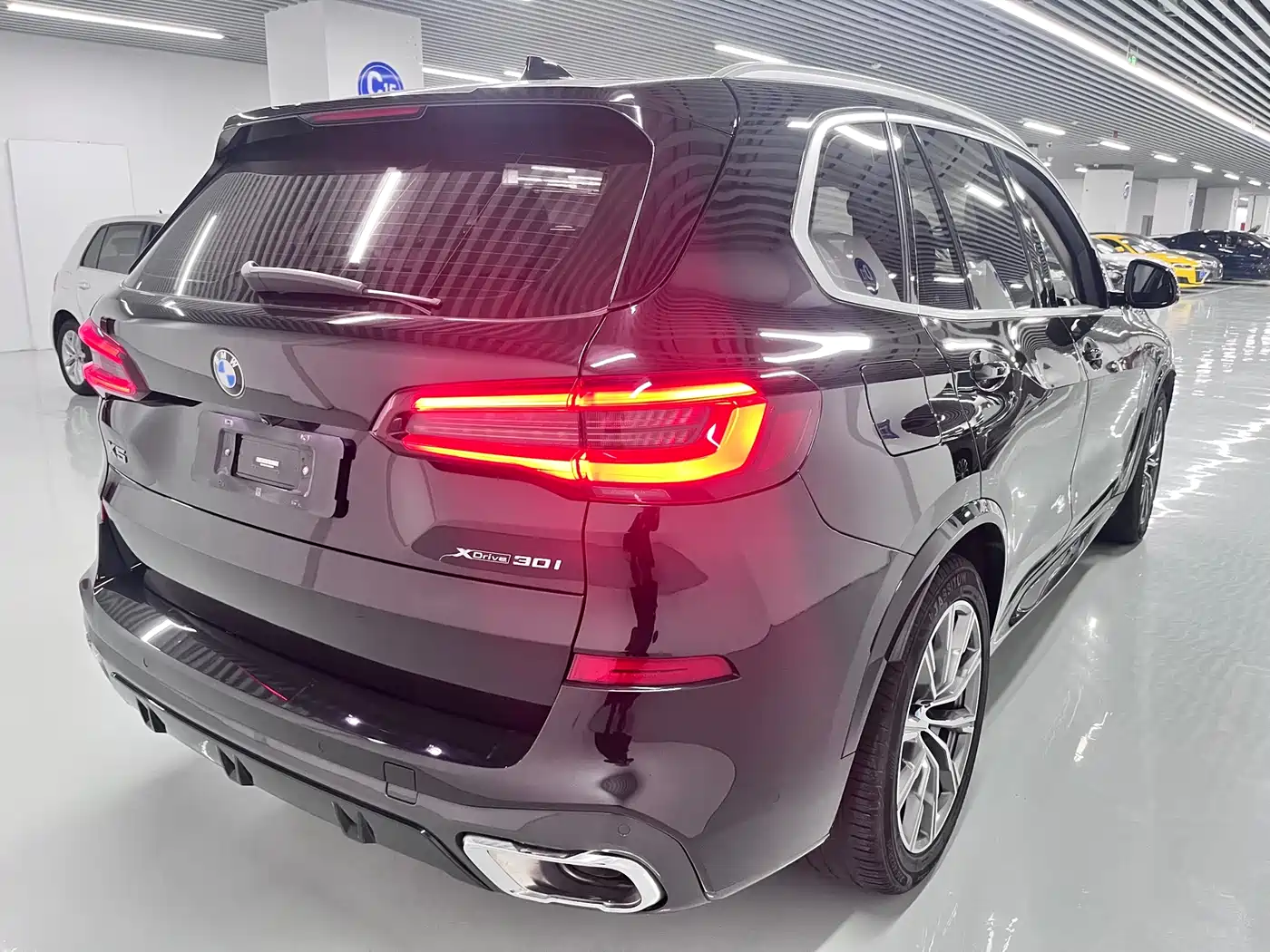 BMW X5 (Import) 2020 xDrive40i M Sport Package фото 15