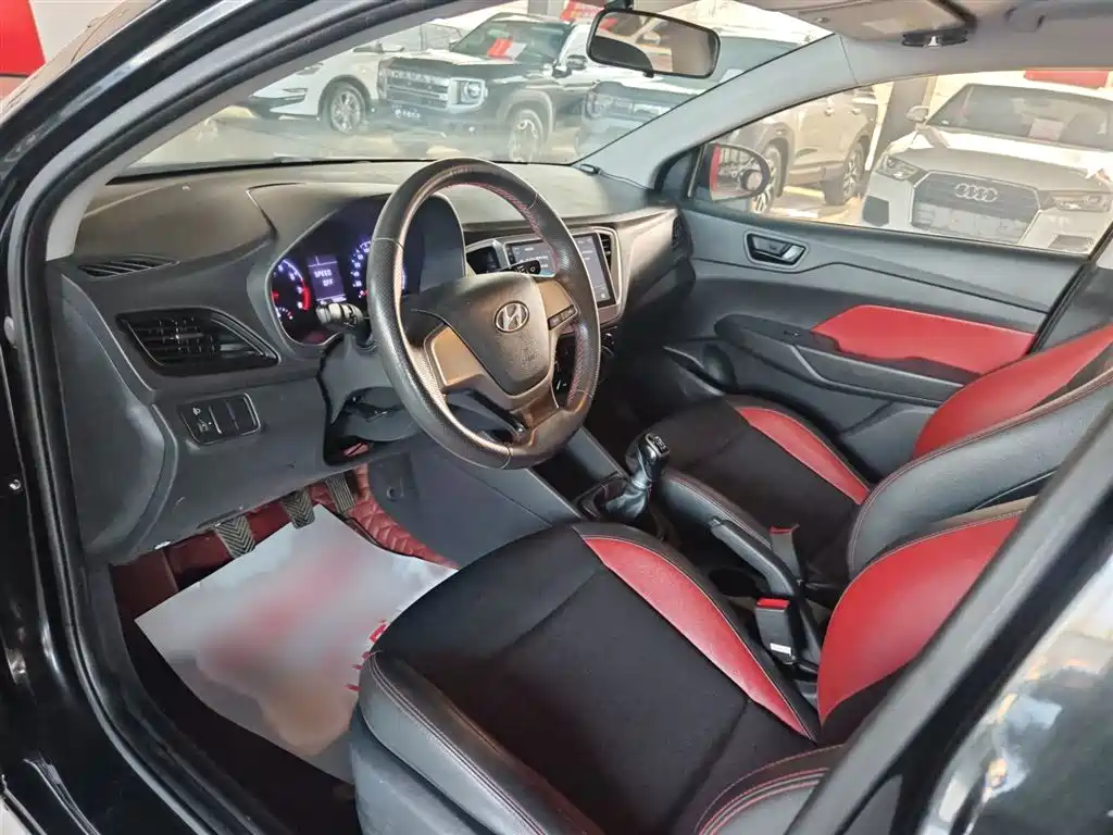 Hyundai Verna 2016 1.4L Manual Cool Edition GLS фото 8