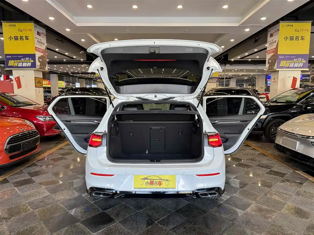 Volkswagen Golf 2023 280TSI DSG R-Line Lite фото 12