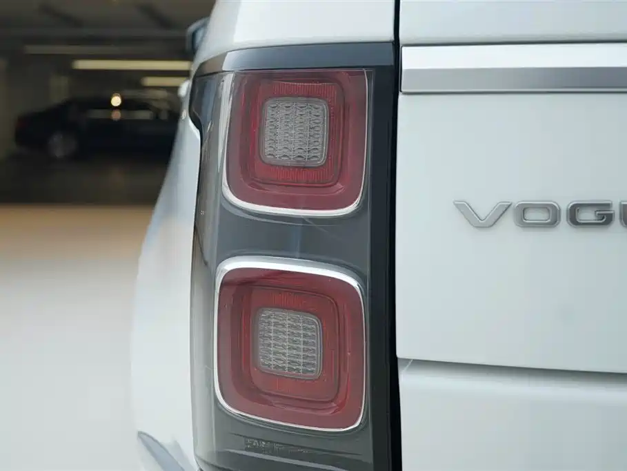 Land Rover Range Rover 2018 3.0 SC V6 Vogue Heritage Edition фото 16