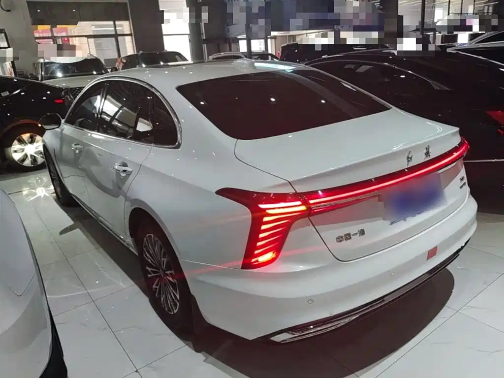 Hongqi H5 2023 2.0T Auto Smart Connect Flag Enjoy фото 5