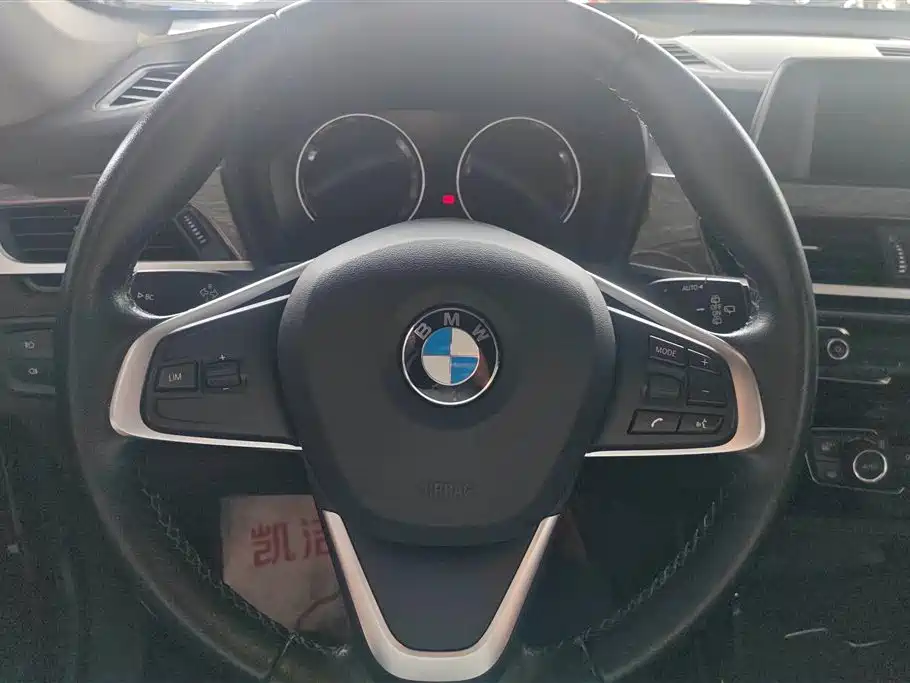 BMW X1 2019 sDrive18Li Premium Model фото 15