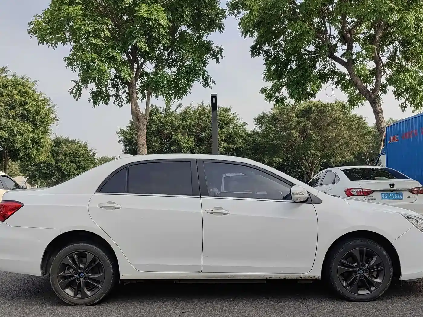 BYD Qin New Energy 2017 1.5T Premium Model фото 7