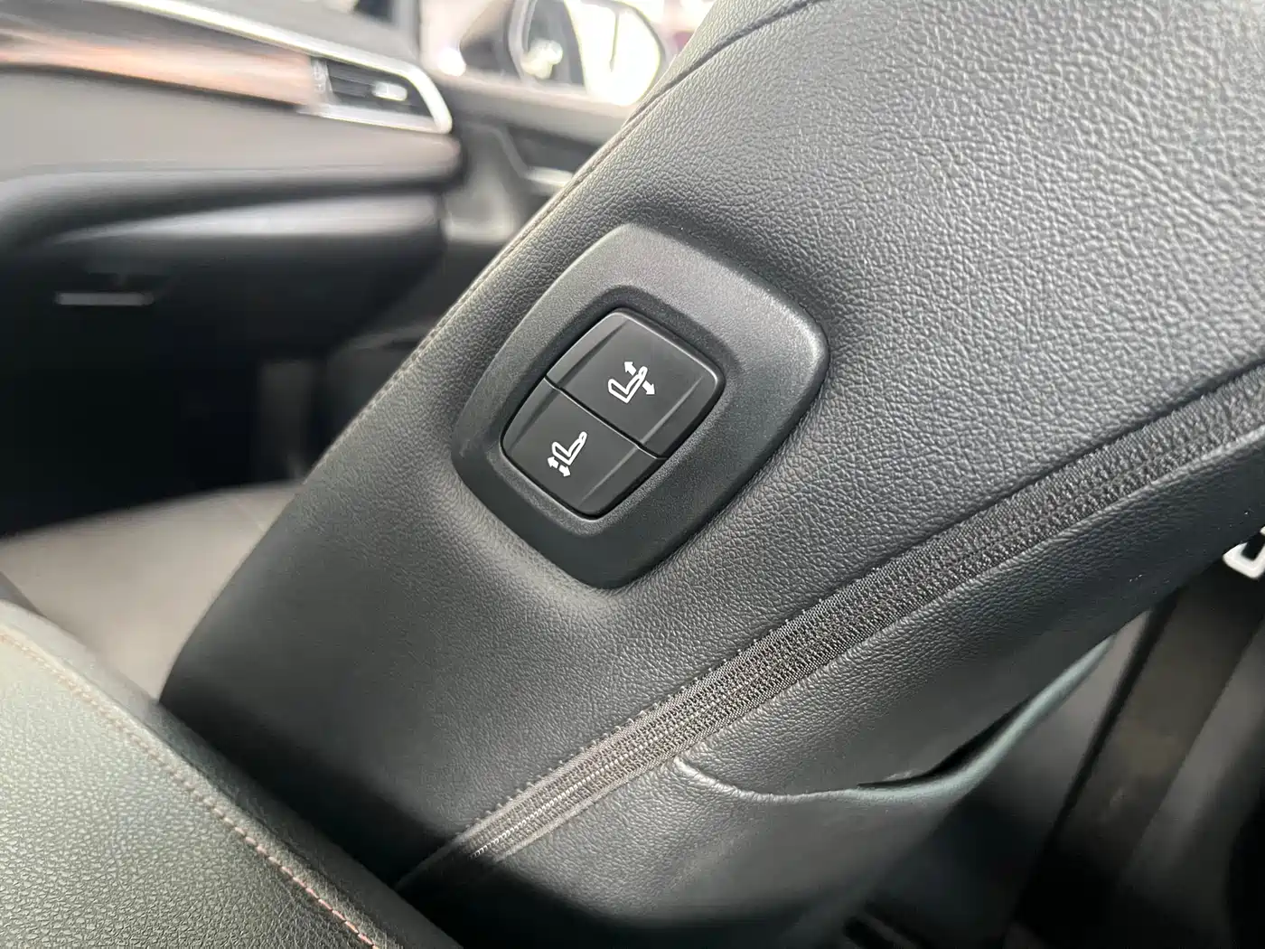 Toyota Camry 2018 2.5G Luxury Edition фото 12
