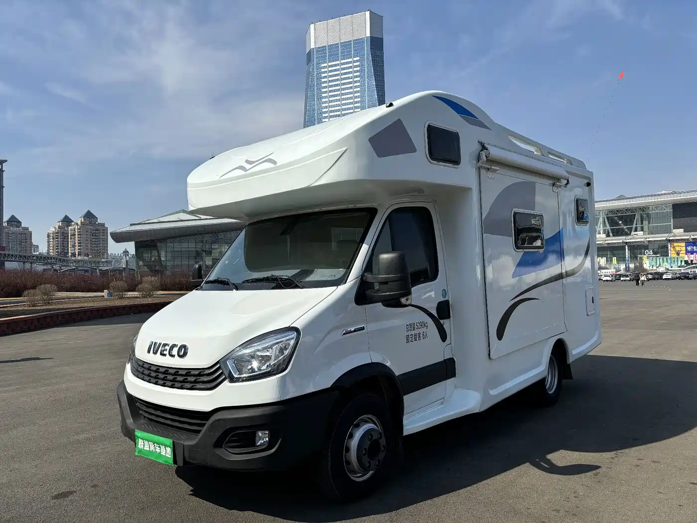 Iveco Daily 2023 2021 3.0T Automatic Professional Chassis 6-ton Extended Wheelbase Double-row Chassis F1C