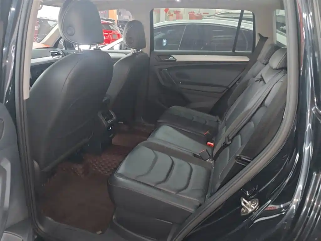 Volkswagen Tiguan L 2019 330TSI Automatic 2WD Panorama Comfort Edition China VI фото 17