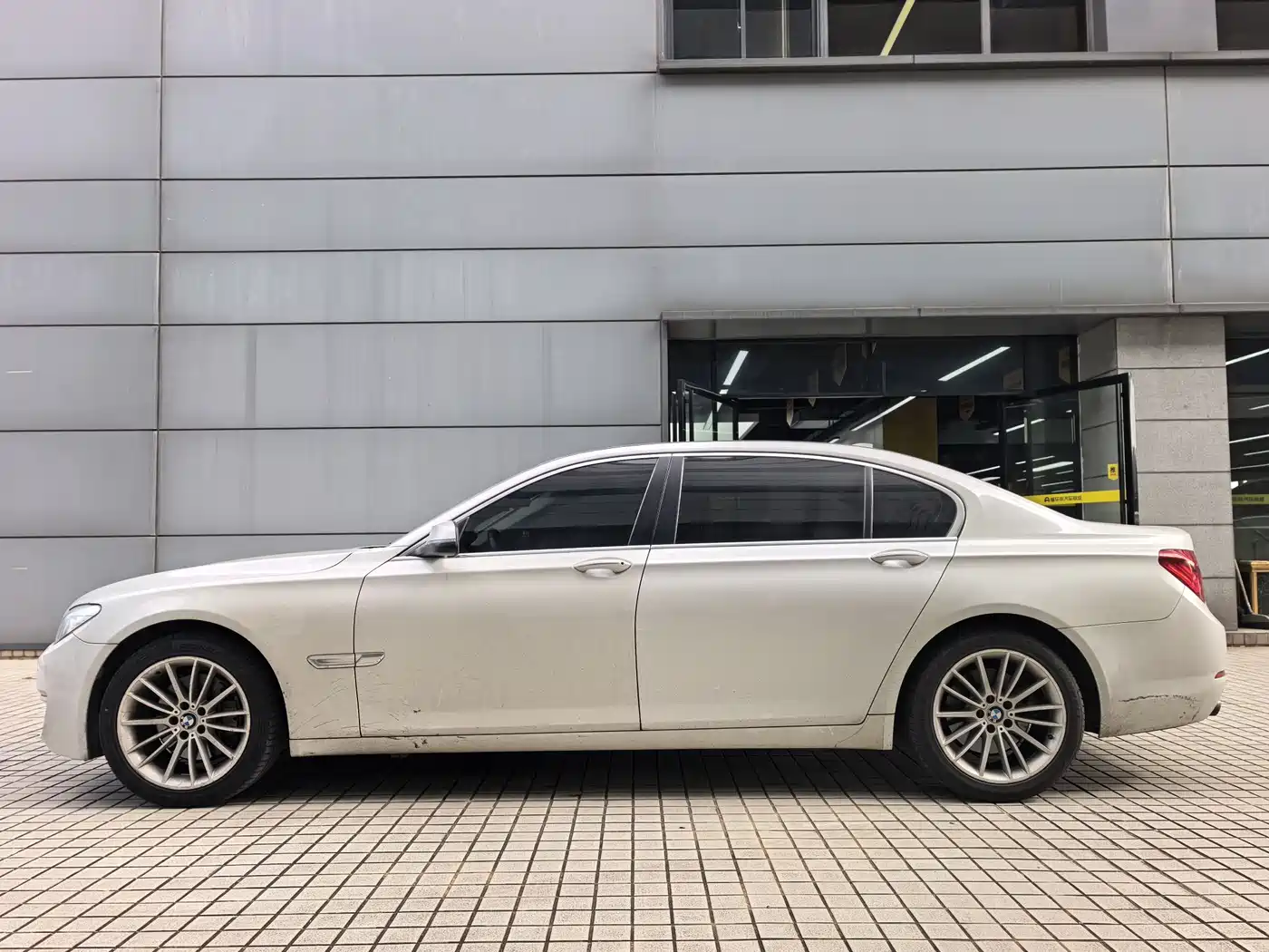 BMW 7 Series 2014 730Li Premium фото 7
