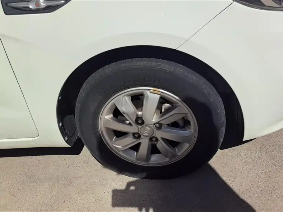 Kia K2 2015 Sedan 1.4L MT GLS фото 6