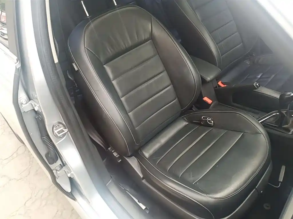 Volkswagen Lavida 2017 1.6L Automatic Comfort Edition фото 24