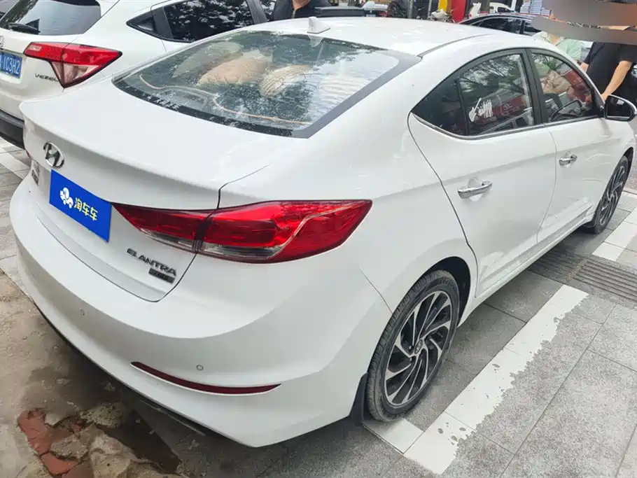 Hyundai Elantra 2020 1.4T DCT Dynamic·Vitality фото 3