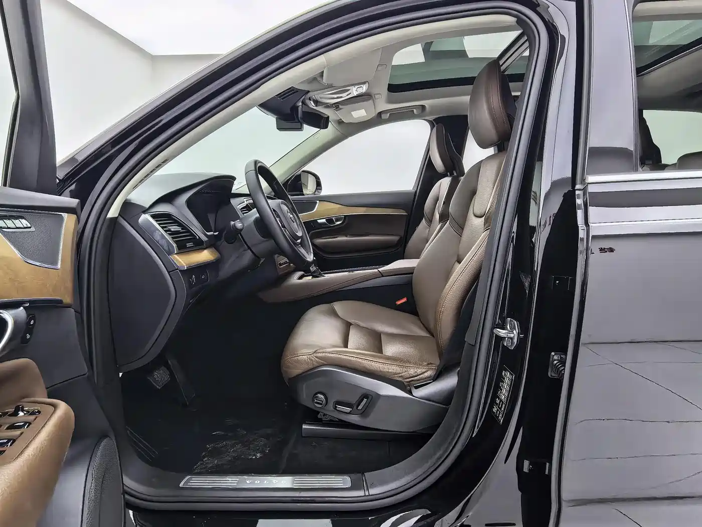 Фото 23 - Volvo XC90