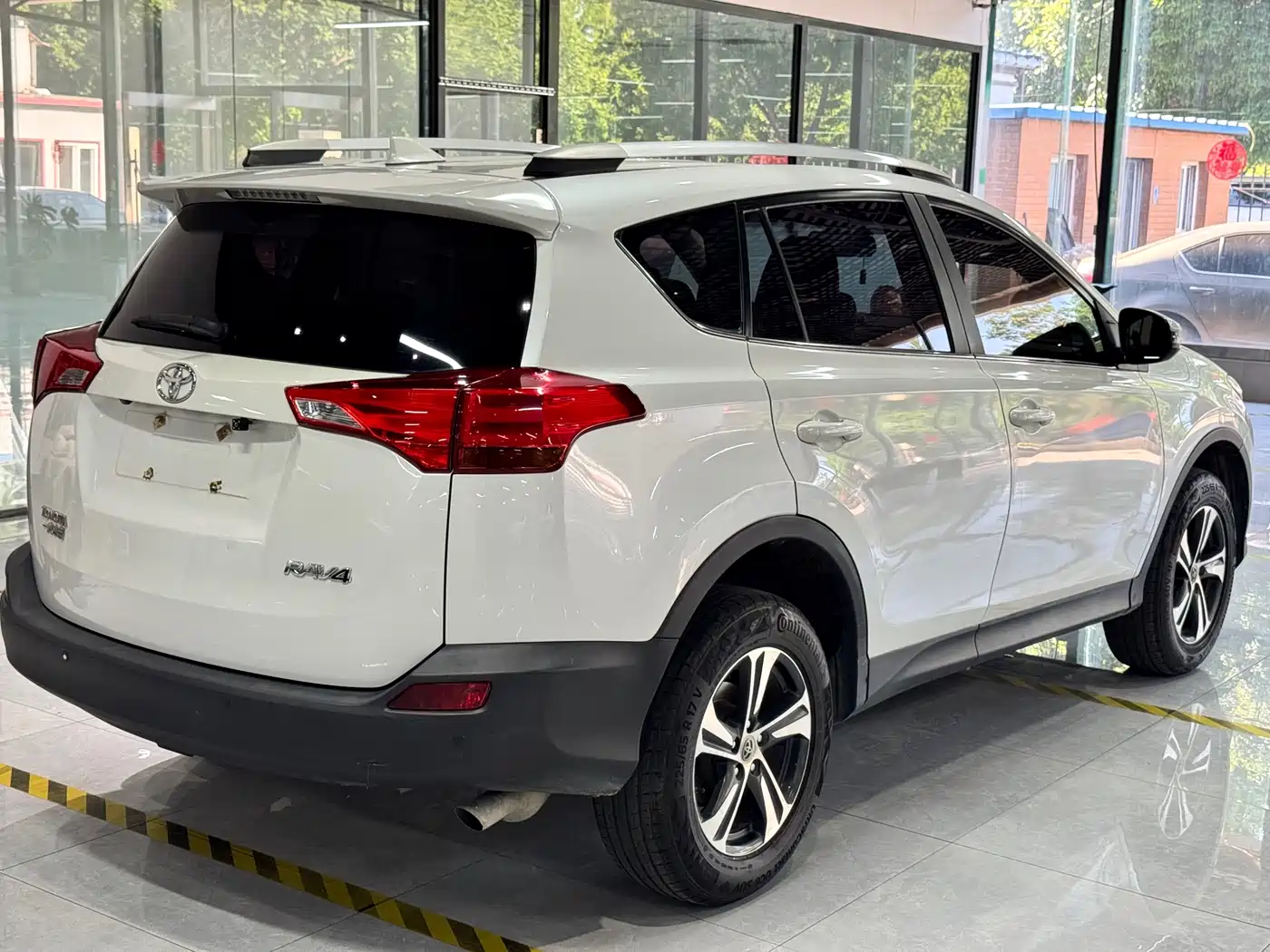 Toyota RAV4 Rongfang 2015 2.0L CVT 2WD Trend Edition фото 6
