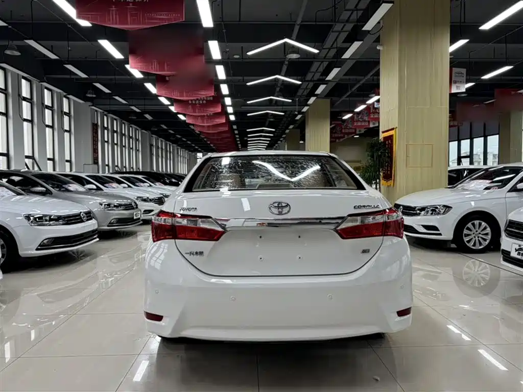 Toyota Corolla 2014 1.6L Manual GL-i фото 6