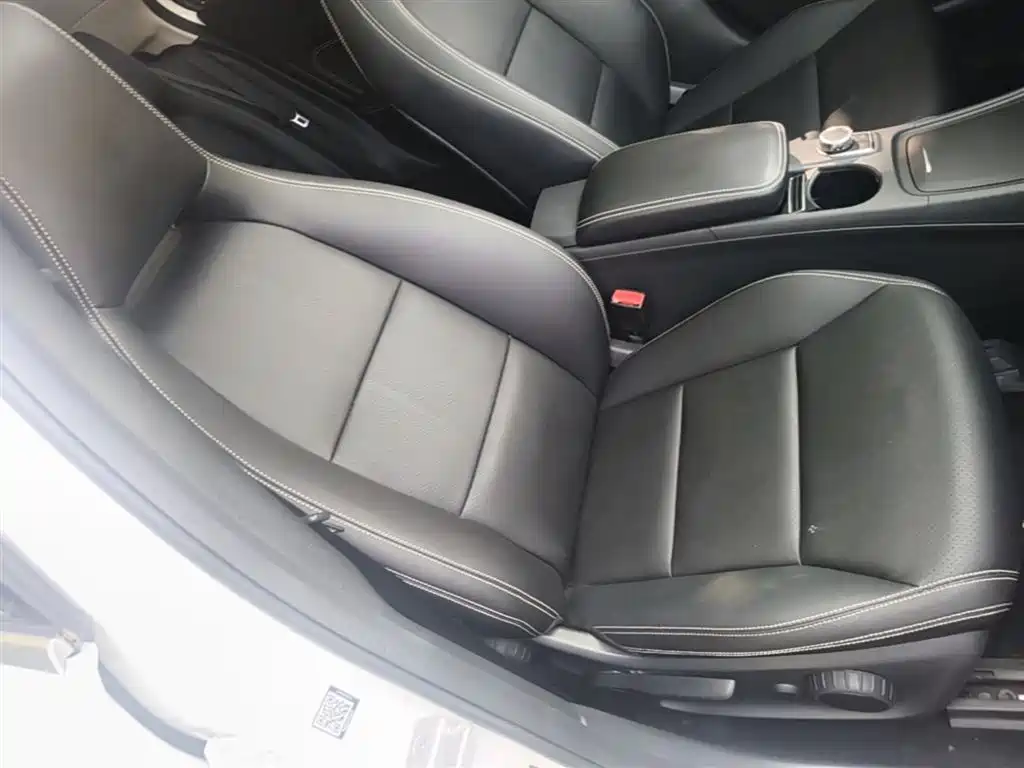 Mercedes-Benz GLA 2015 GLA 200 Dynamic фото 25