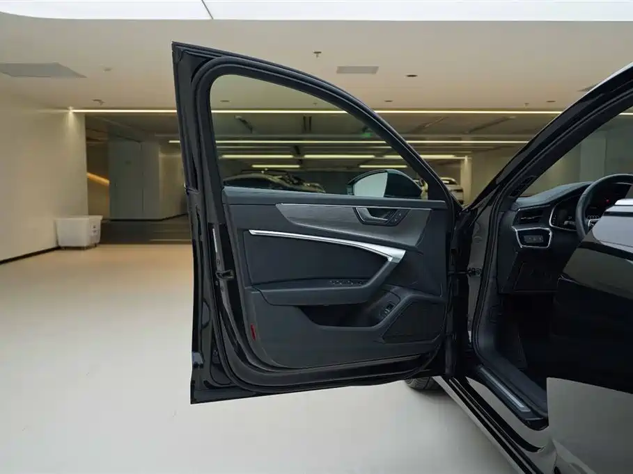 Audi A6L 2020 40 TFSI Luxury Dynamic фото 17
