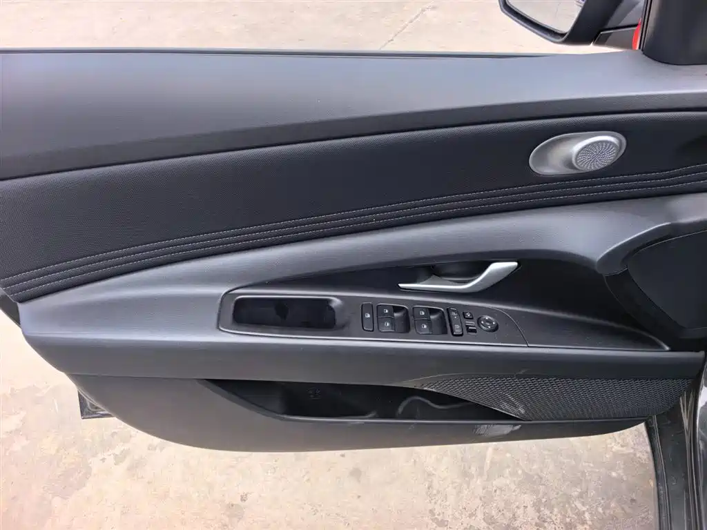 Hyundai Elantra 2023 1.5L CVT GLX Elite Edition фото 9